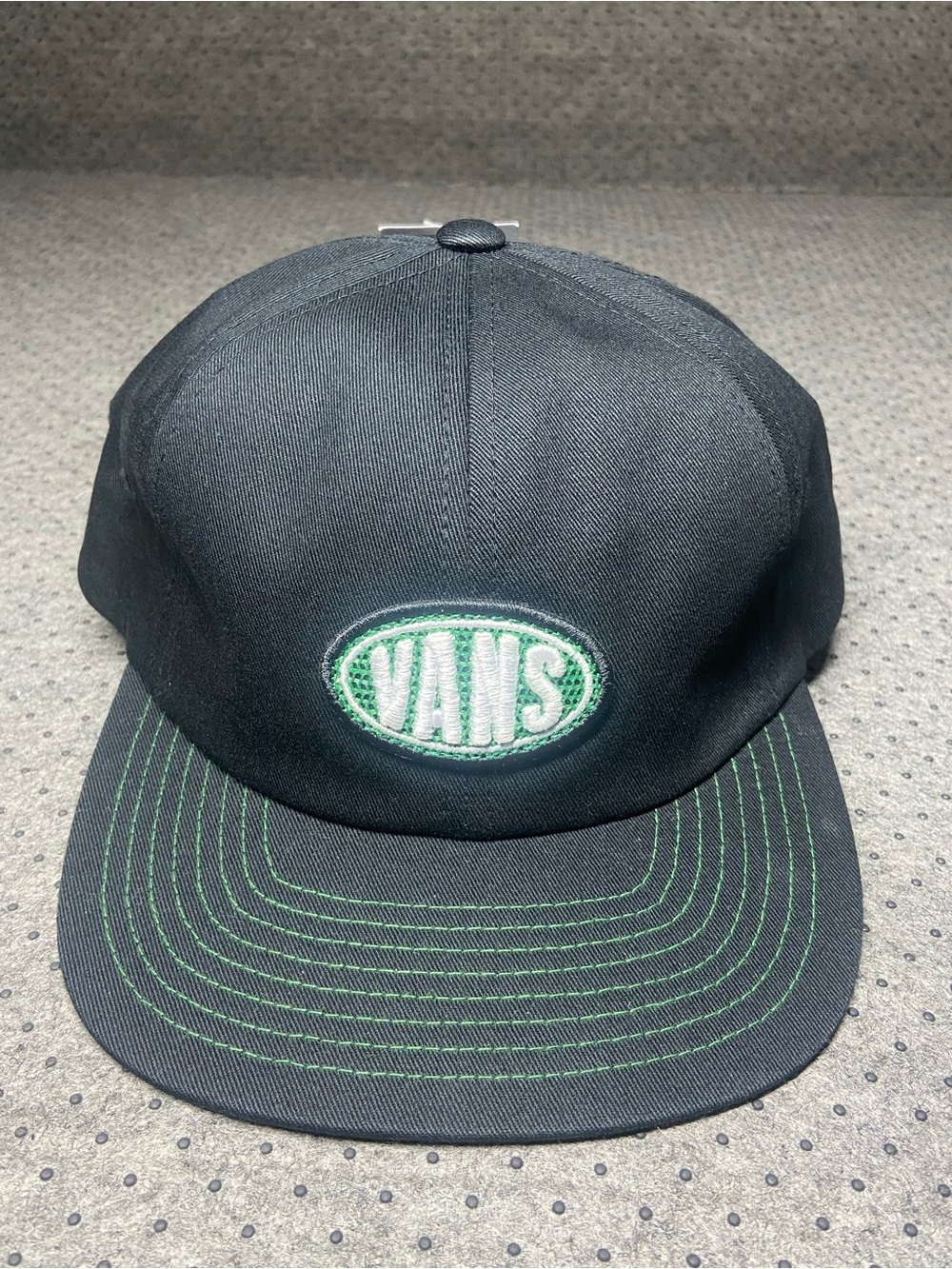 Vans Cap/hat men’s black with Green Embroidered Logo snapback One Size fit